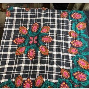 Diane Von Furstenberg   women Silk Écharpe/scarf  lovely colours and print